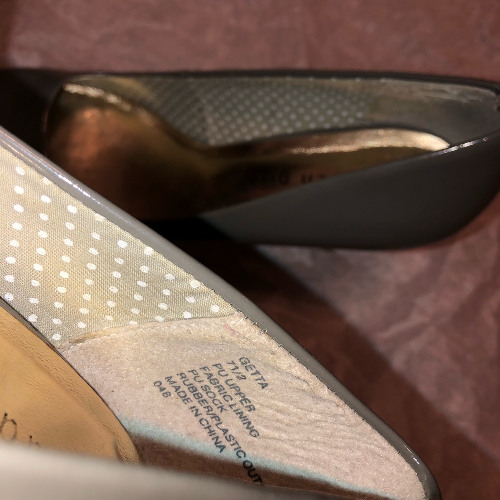 Madden Girl Getta Gray Round Toe Pumps